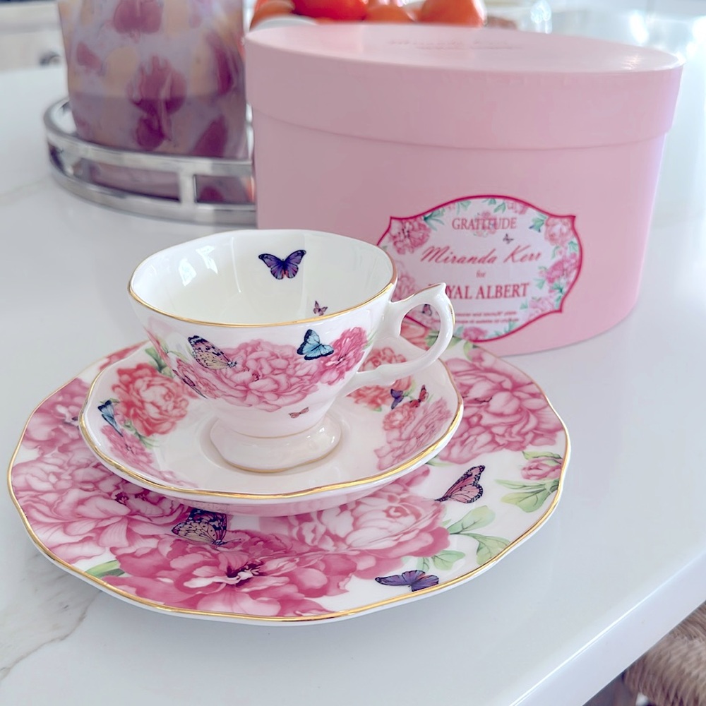 Miranda Kerr for Royal Albert tea set